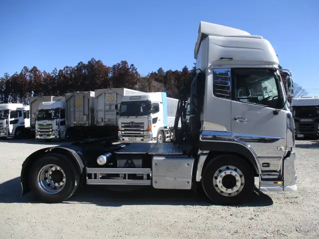 令和04年02月中古大型トラクタヘッド日産UDクオンの画像4