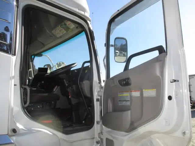 令和04年02月中古大型トラクタヘッド日産UDクオンの画像33