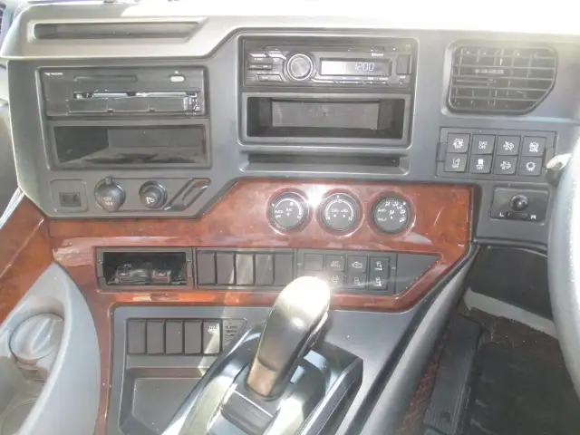 令和04年02月中古大型トラクタヘッド日産UDクオンの画像39