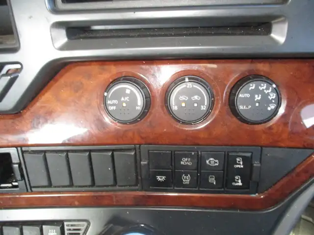 令和04年02月中古大型トラクタヘッド日産UDクオンの画像41