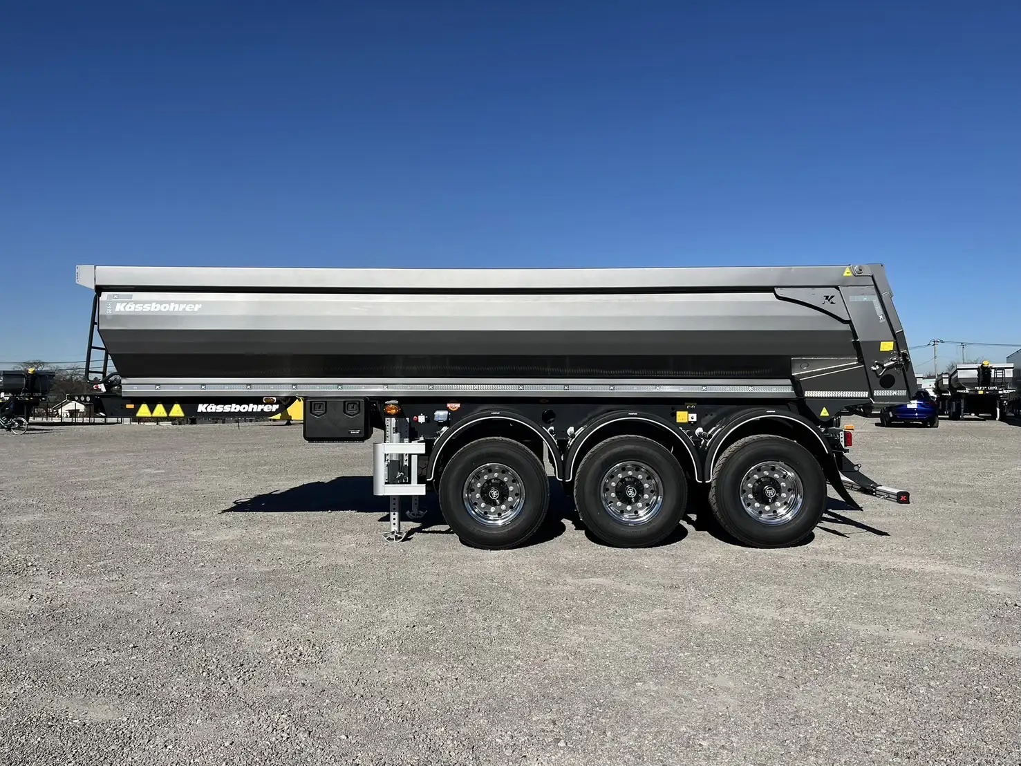 【登録済未使用車】ケスボーラー 3軸土砂ダンプトレーラ エアサス リフトアクスル スーパーシングルの画像2