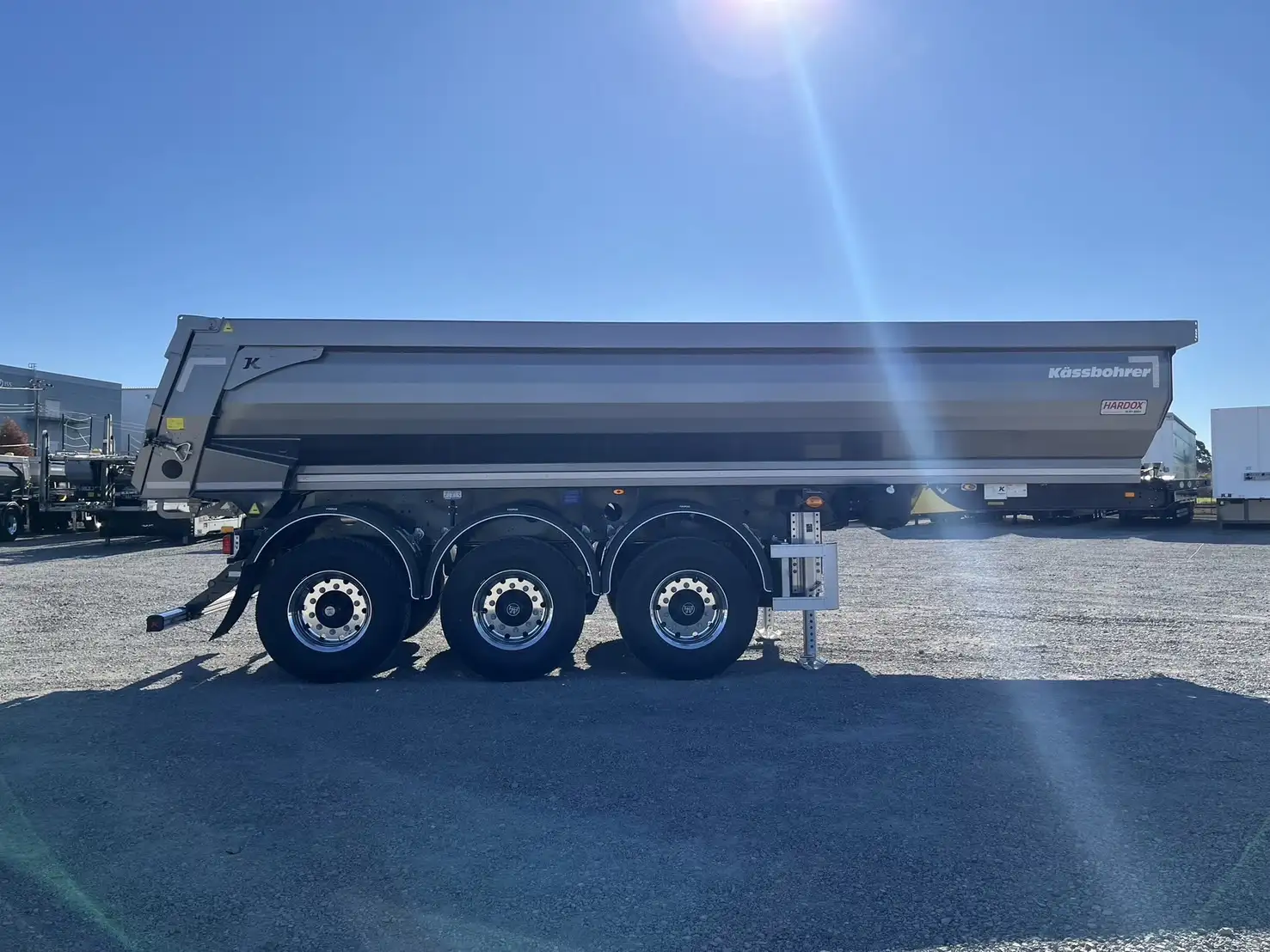 【登録済未使用車】ケスボーラー 3軸土砂ダンプトレーラ エアサス リフトアクスル スーパーシングルの画像6