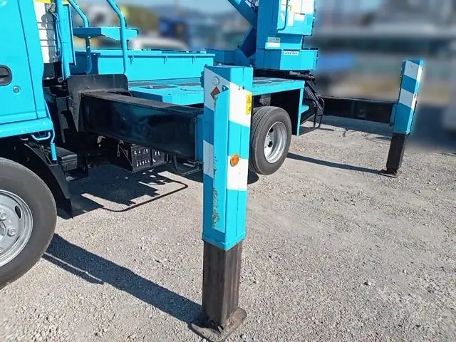 平成20年08月中古小型ミキサー車・高所作業車・その他特装車いすゞエルフの画像15