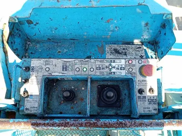 平成20年08月中古小型ミキサー車・高所作業車・その他特装車いすゞエルフの画像18