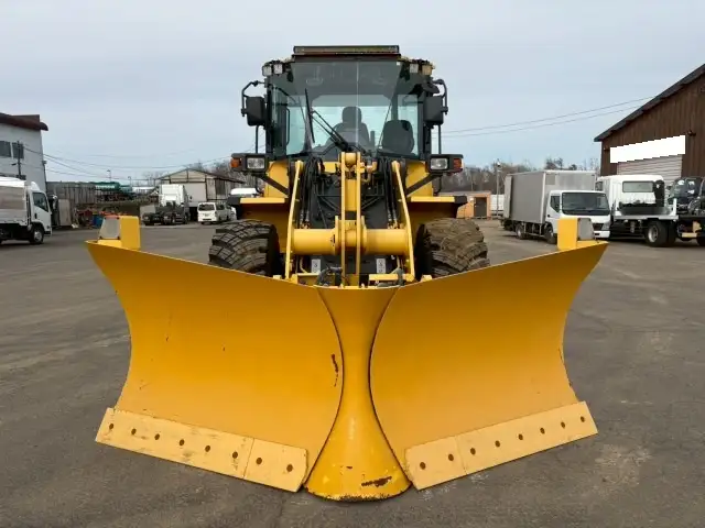 汎用サイドエッジ交換済【車検=R9年1月迄】　H26年　コマツWA150-6　タイヤショベル　マルチブレード油圧ワンタッチ　スパイクタイヤ　アワー2817H  トラクションコントロール付の画像2