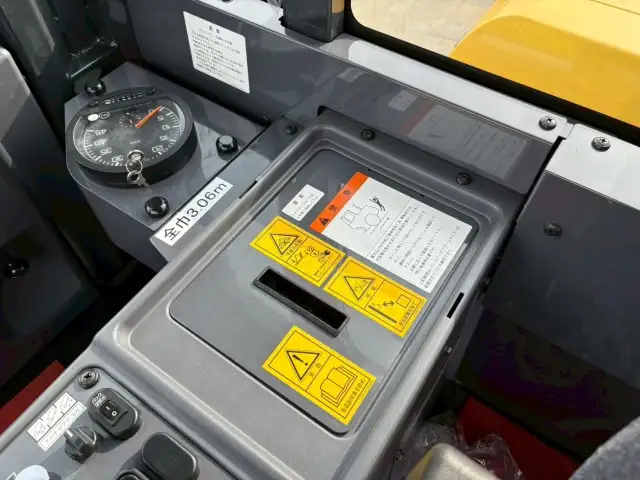 汎用サイドエッジ交換済【車検=R9年1月迄】　H26年　コマツWA150-6　タイヤショベル　マルチブレード油圧ワンタッチ　スパイクタイヤ　アワー2817H  トラクションコントロール付の画像42