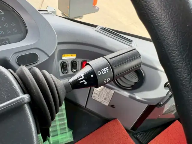 汎用サイドエッジ交換済【車検=R9年1月迄】　H26年　コマツWA150-6　タイヤショベル　マルチブレード油圧ワンタッチ　スパイクタイヤ　アワー2817H  トラクションコントロール付の画像46