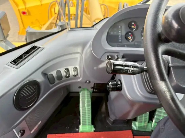 汎用サイドエッジ交換済【車検=R9年1月迄】　H26年　コマツWA150-6　タイヤショベル　マルチブレード油圧ワンタッチ　スパイクタイヤ　アワー2817H  トラクションコントロール付の画像48