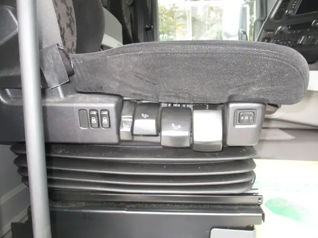 令和01年/平成31年02月中古大型トラクタヘッドスカニアスカニアの画像22