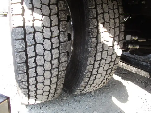 ★未使用車★　R6　三菱　4tアルミ平ボデー　6200ワイド　220馬力　MT　東洋ボデー　融雪仕様　３方開　の画像14