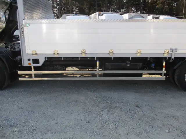 ★未使用車★　R6　三菱　4tアルミ平ボデー　6200ワイド　220馬力　MT　東洋ボデー　融雪仕様　３方開　の画像19