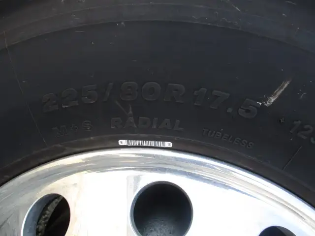 ★未使用車★　R6　三菱　4tアルミ平ボデー　6200ワイド　220馬力　MT　東洋ボデー　融雪仕様　３方開　の画像10