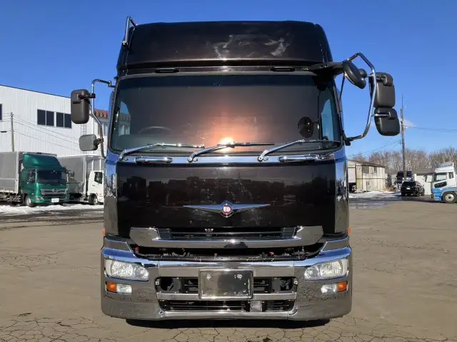 平成26年09月中古大型トラクタヘッド日産UDクオンの画像2