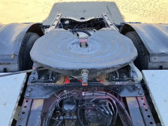 平成26年09月中古大型トラクタヘッド日産UDクオンの画像12