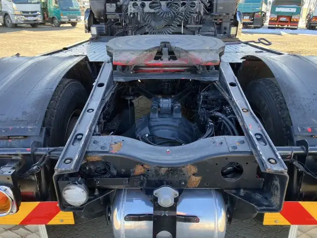 平成26年09月中古大型トラクタヘッド日産UDクオンの画像14