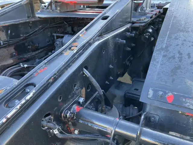 平成26年09月中古大型トラクタヘッド日産UDクオンの画像15