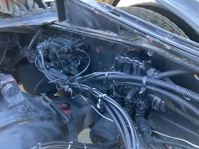 平成26年09月中古大型トラクタヘッド日産UDクオンの画像16