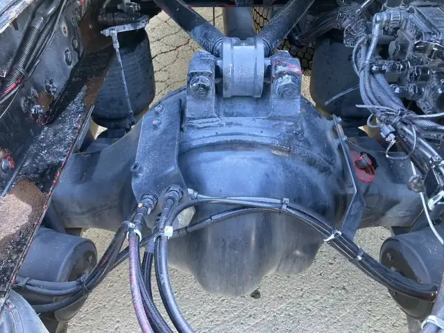 平成26年09月中古大型トラクタヘッド日産UDクオンの画像17