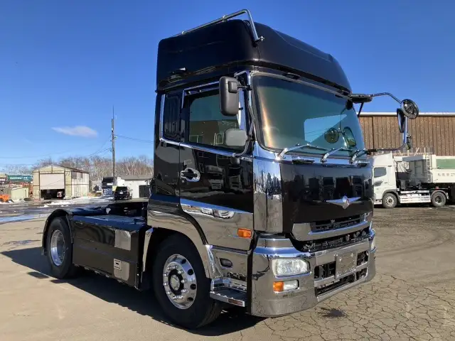 平成26年09月中古大型トラクタヘッド日産UDクオンの画像3