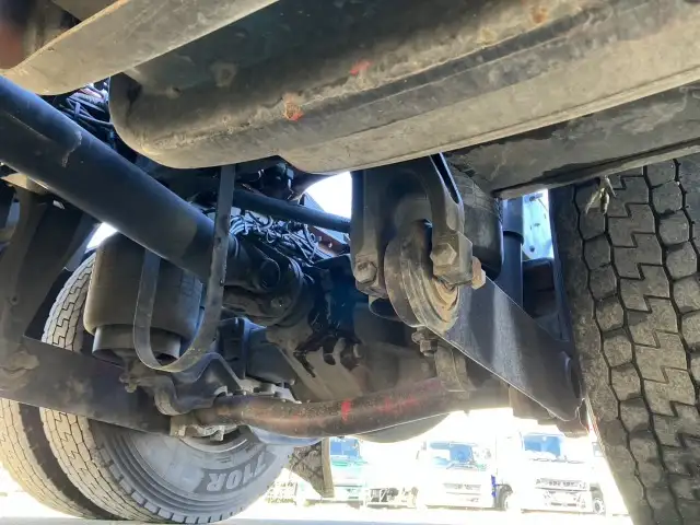 平成26年09月中古大型トラクタヘッド日産UDクオンの画像23