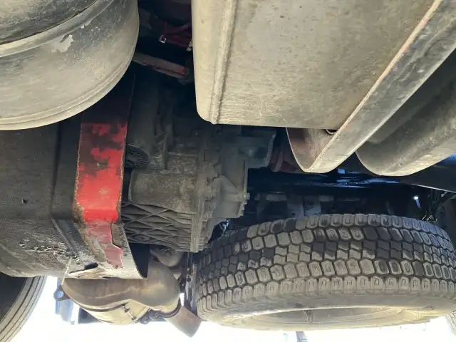 平成26年09月中古大型トラクタヘッド日産UDクオンの画像24