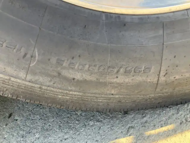 平成26年09月中古大型トラクタヘッド日産UDクオンの画像26