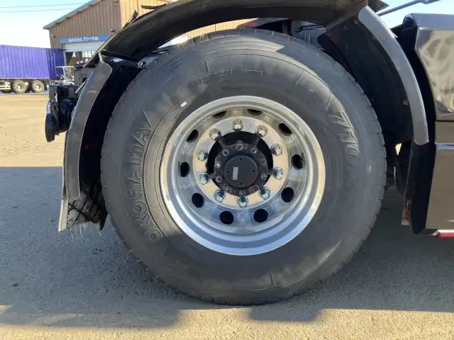 平成26年09月中古大型トラクタヘッド日産UDクオンの画像28