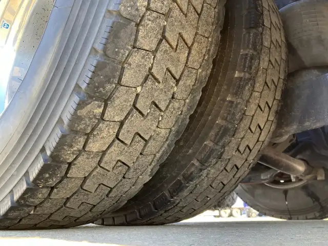 平成26年09月中古大型トラクタヘッド日産UDクオンの画像30