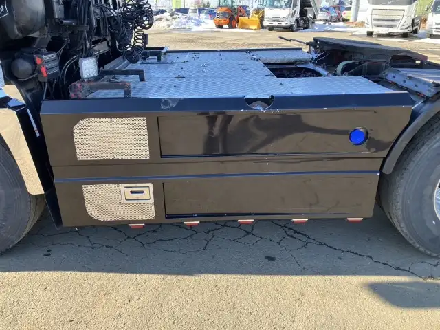 平成26年09月中古大型トラクタヘッド日産UDクオンの画像32