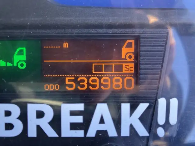 平成26年09月中古大型トラクタヘッド日産UDクオンの画像37