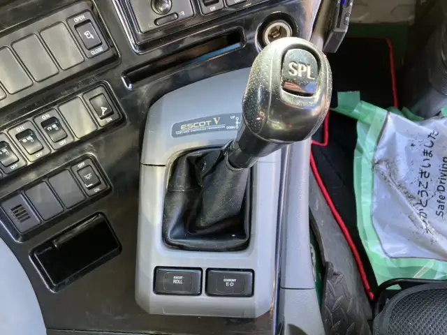 平成26年09月中古大型トラクタヘッド日産UDクオンの画像38