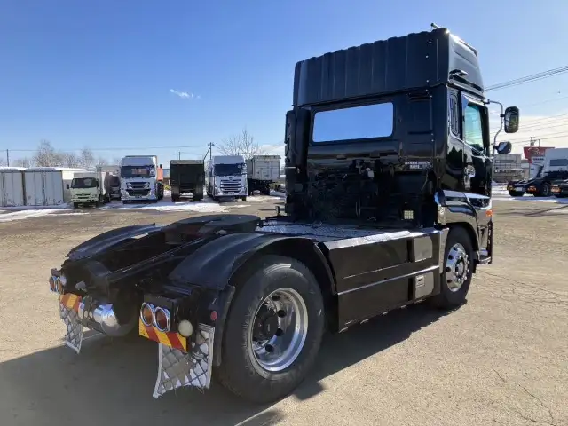 平成26年09月中古大型トラクタヘッド日産UDクオンの画像5