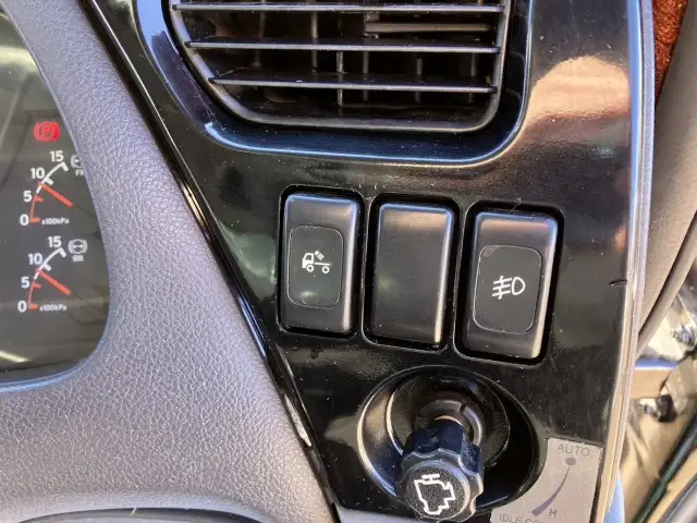 平成26年09月中古大型トラクタヘッド日産UDクオンの画像44