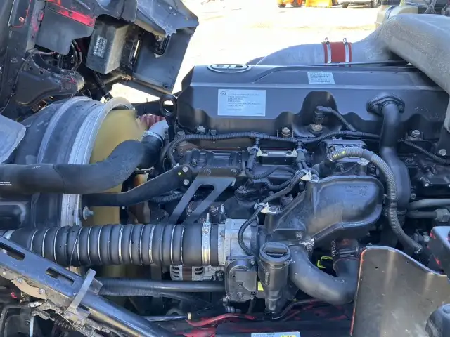 平成26年09月中古大型トラクタヘッド日産UDクオンの画像48