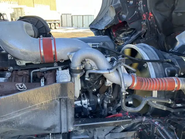 平成26年09月中古大型トラクタヘッド日産UDクオンの画像49