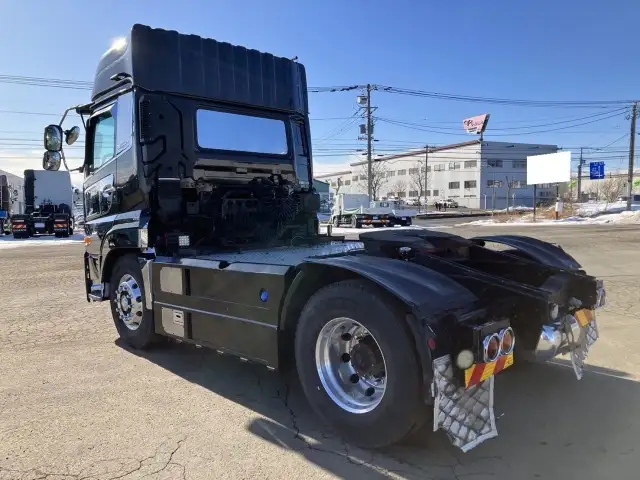 平成26年09月中古大型トラクタヘッド日産UDクオンの画像7