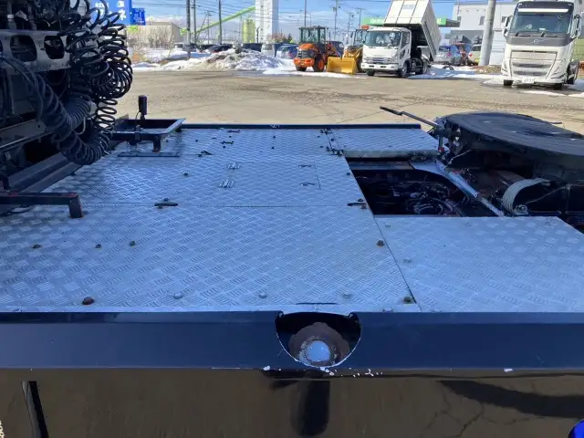 平成26年09月中古大型トラクタヘッド日産UDクオンの画像9