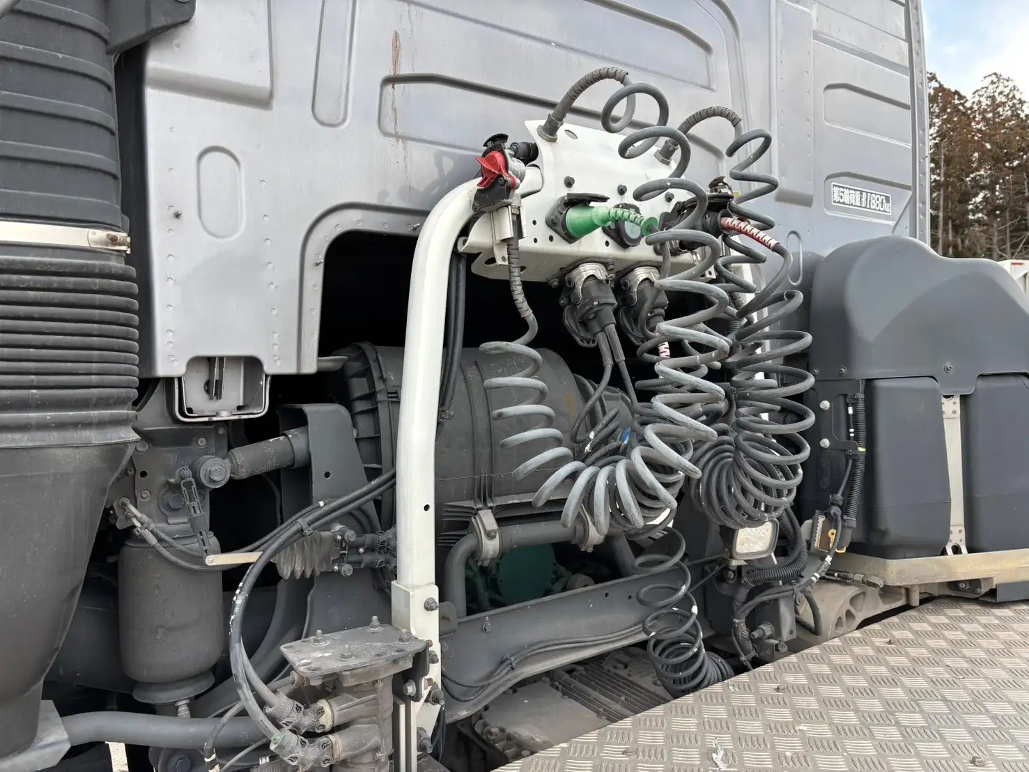 令和3年 ボルボFH 距離17.1万㎞ 460馬力 AT 第五輪荷重11.5t  リアサイドモニターの画像11