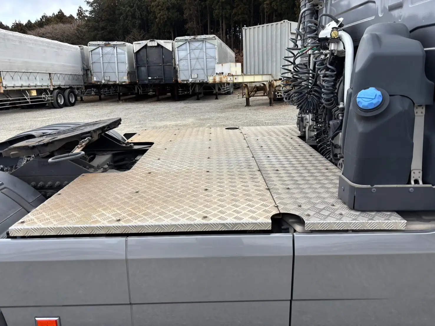 令和3年 ボルボFH 距離17.1万㎞ 460馬力 AT 第五輪荷重11.5t  リアサイドモニターの画像14