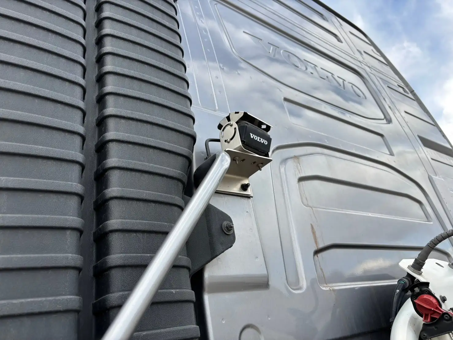 令和3年 ボルボFH 距離17.1万㎞ 460馬力 AT 第五輪荷重11.5t  リアサイドモニターの画像20