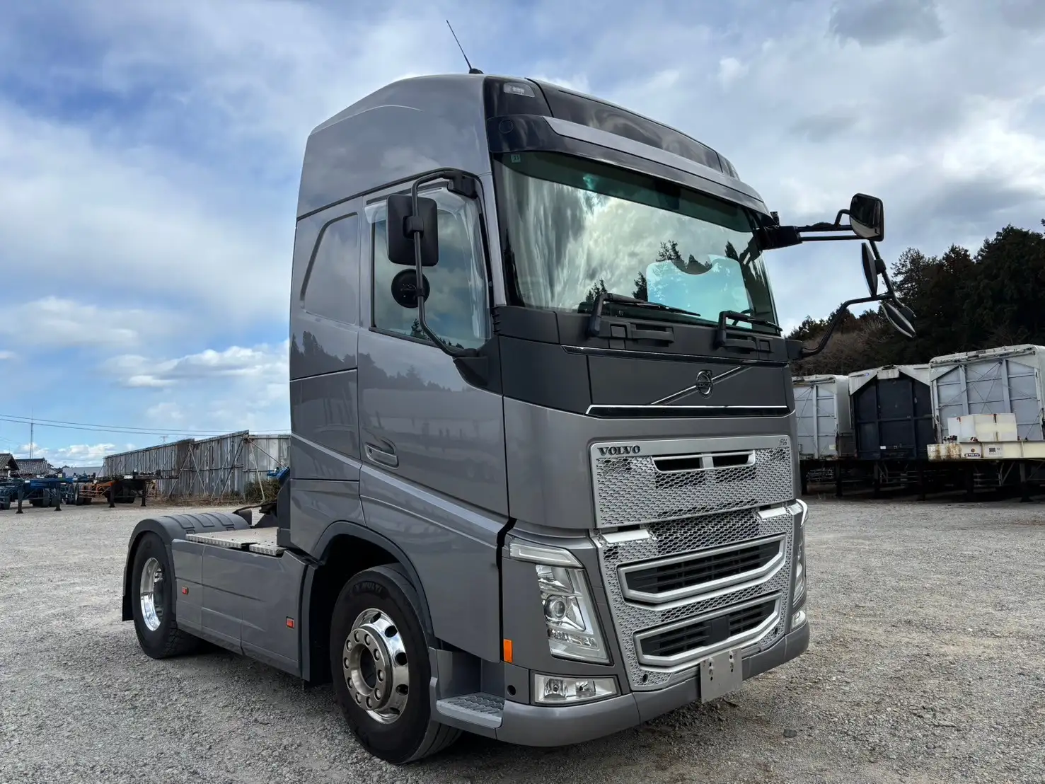 令和3年 ボルボFH 距離17.1万㎞ 460馬力 AT 第五輪荷重11.5t  リアサイドモニターの画像3