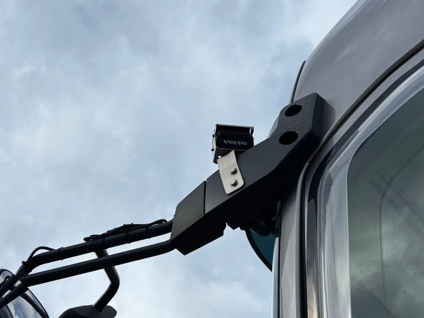 令和3年 ボルボFH 距離17.1万㎞ 460馬力 AT 第五輪荷重11.5t  リアサイドモニターの画像21