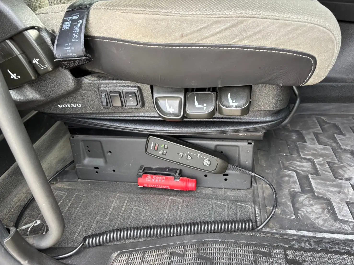 令和3年 ボルボFH 距離17.1万㎞ 460馬力 AT 第五輪荷重11.5t  リアサイドモニターの画像23