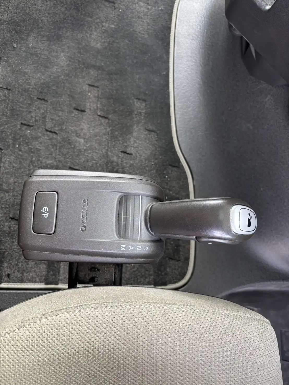 令和3年 ボルボFH 距離17.1万㎞ 460馬力 AT 第五輪荷重11.5t  リアサイドモニターの画像29