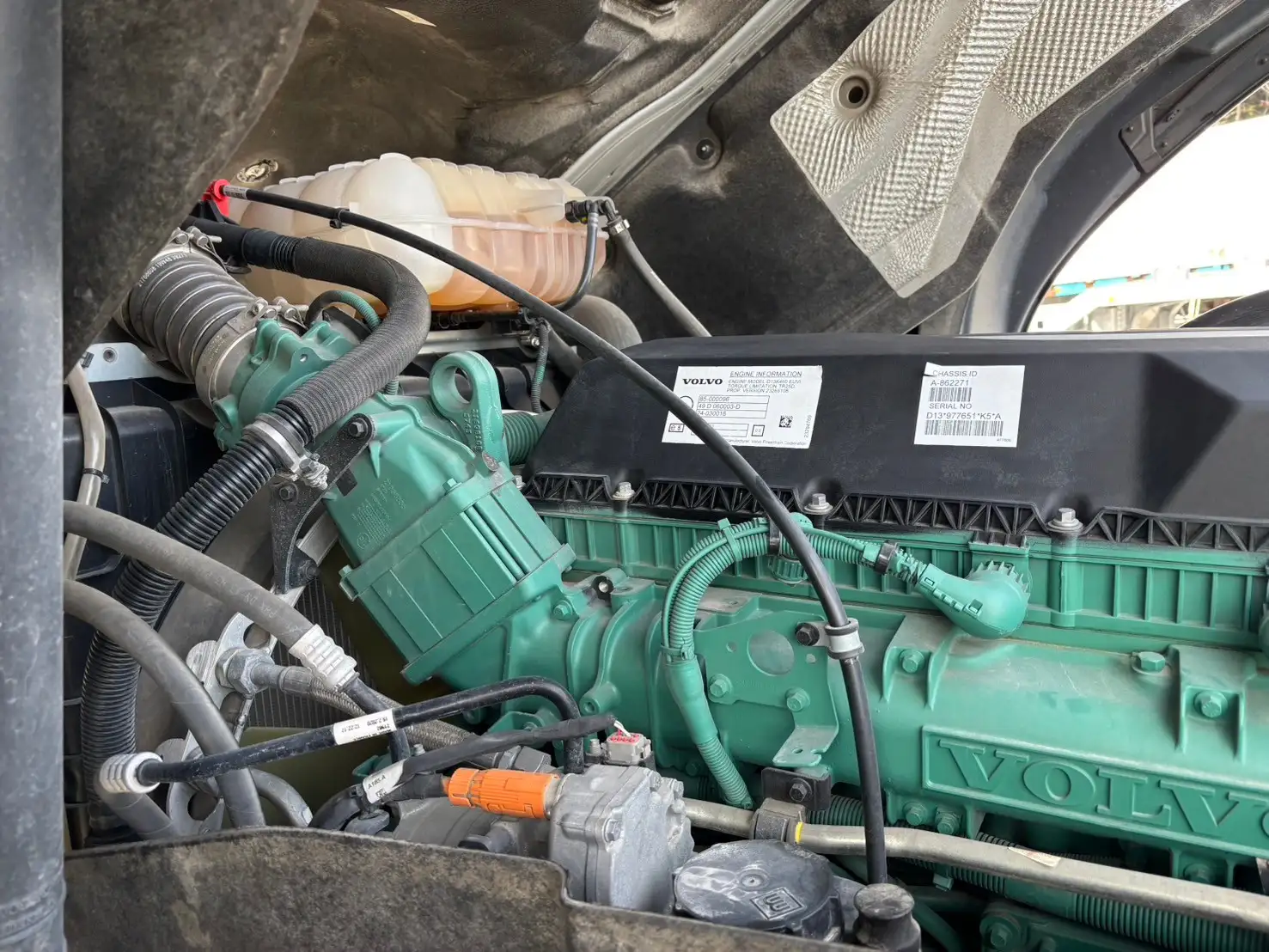 令和3年 ボルボFH 距離17.1万㎞ 460馬力 AT 第五輪荷重11.5t  リアサイドモニターの画像31