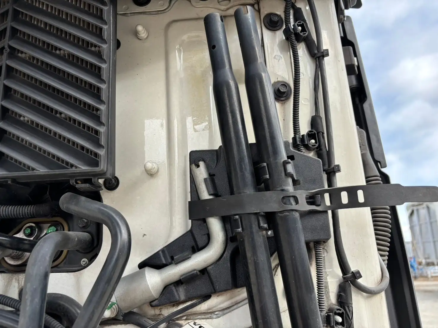 令和3年 ボルボFH 距離17.1万㎞ 460馬力 AT 第五輪荷重11.5t  リアサイドモニターの画像39