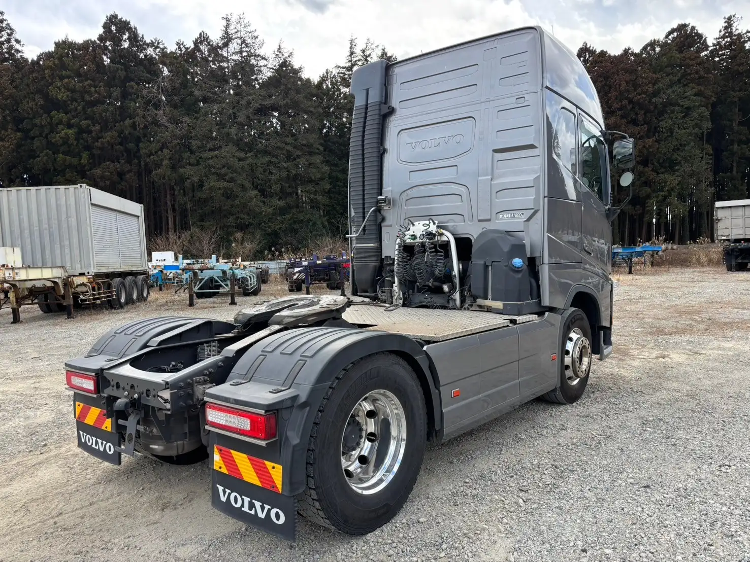 令和3年 ボルボFH 距離17.1万㎞ 460馬力 AT 第五輪荷重11.5t  リアサイドモニターの画像5