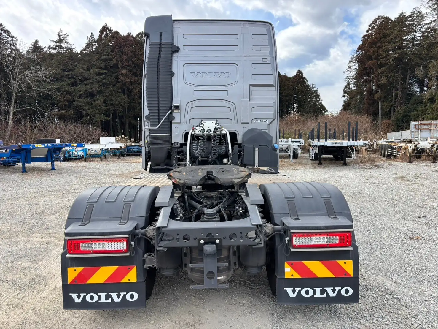 令和3年 ボルボFH 距離17.1万㎞ 460馬力 AT 第五輪荷重11.5t  リアサイドモニターの画像6