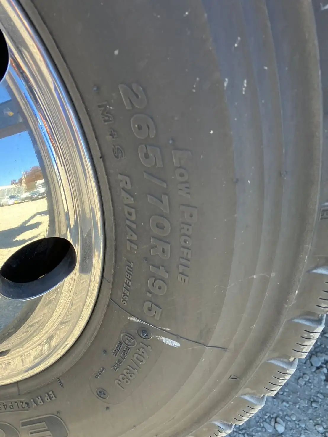 未使用車　令和6年　三菱　大型クレーン付　394馬力　AT　積載：12,600㎏　タダノ4段　フックイン　ラジコンの画像14