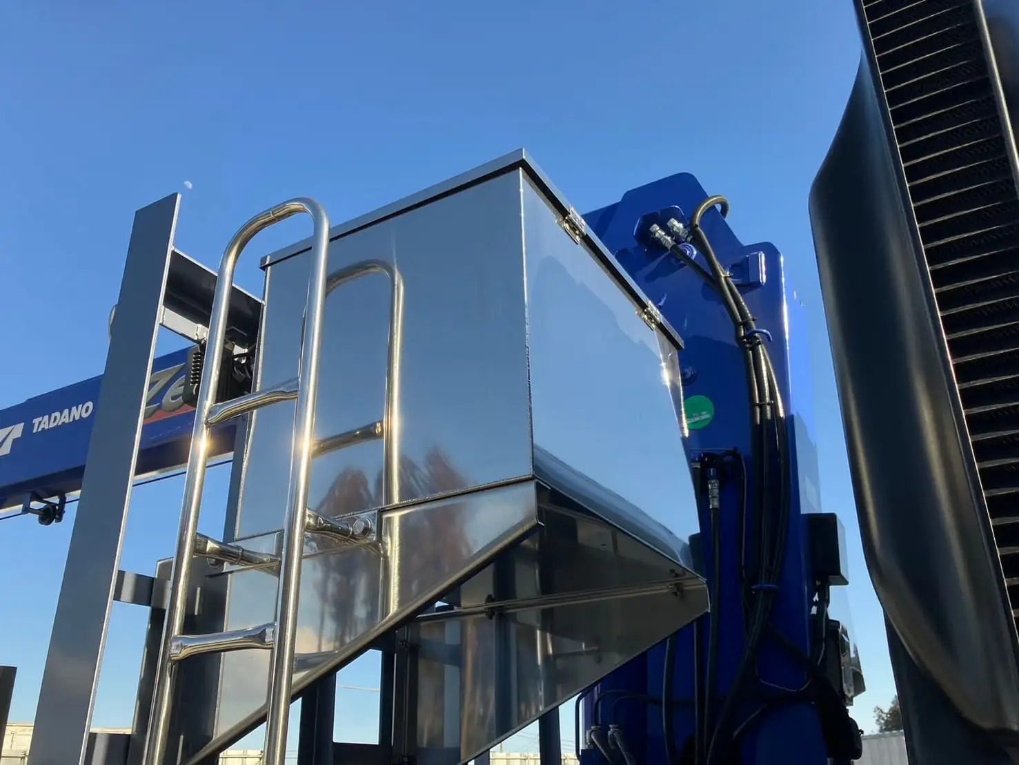 未使用車 令和6年 三菱 大型クレーン付 394馬力 AT 積載:12,600㎏ タダノ4段 フックイン ラジコンの画像35